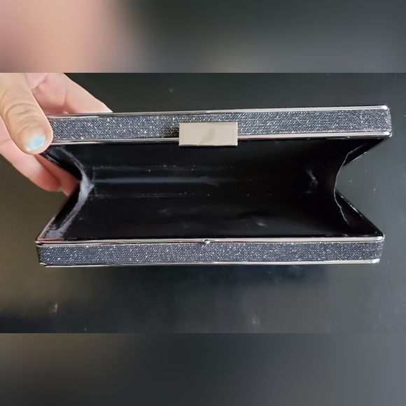 *3/$20 Hard Shell Glitter clutch - Picture 2 of 5